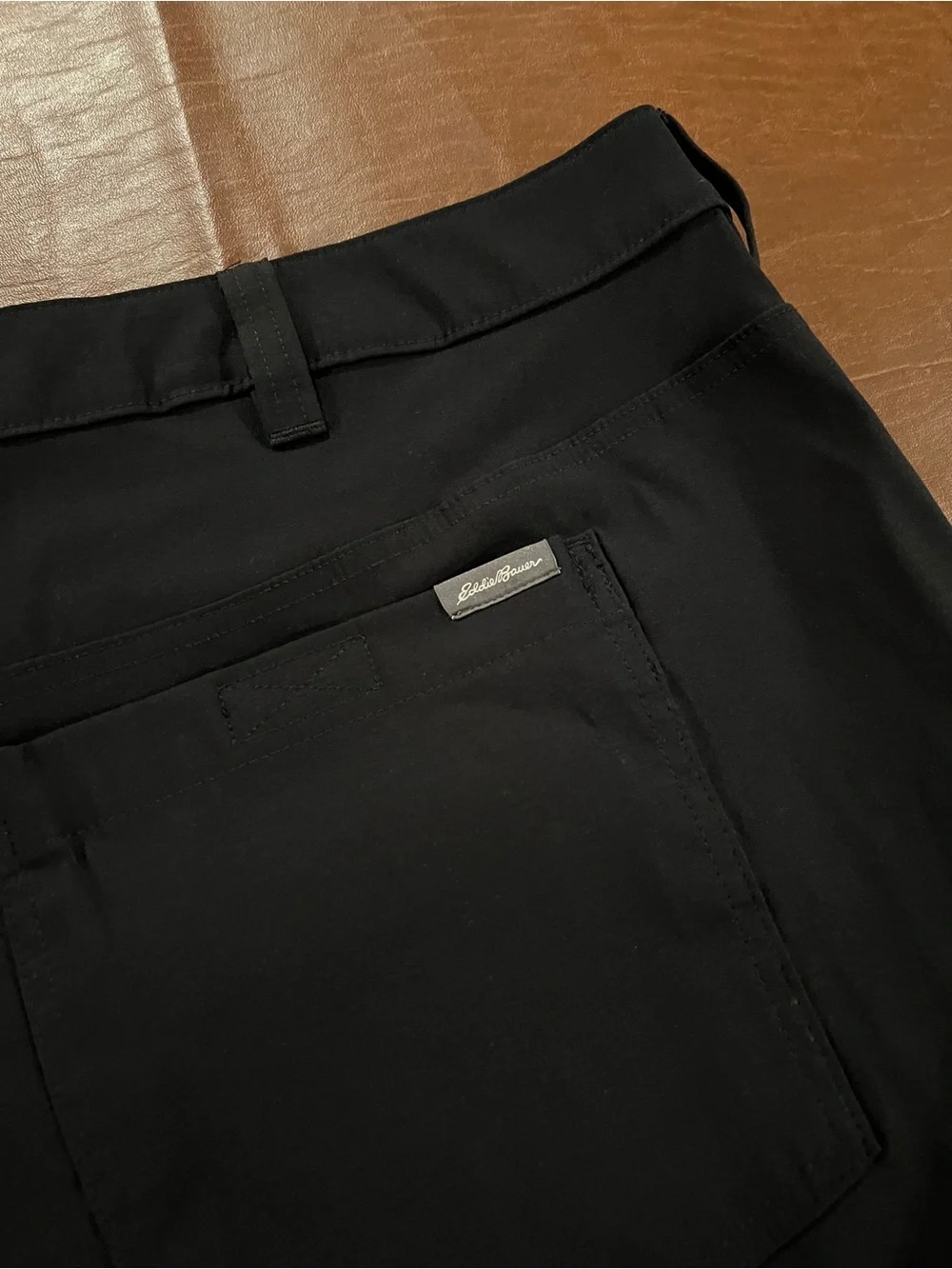 NWT Eddie Bauer Men’s Rainier Stretch Golf Activewear Shorts - Size 42